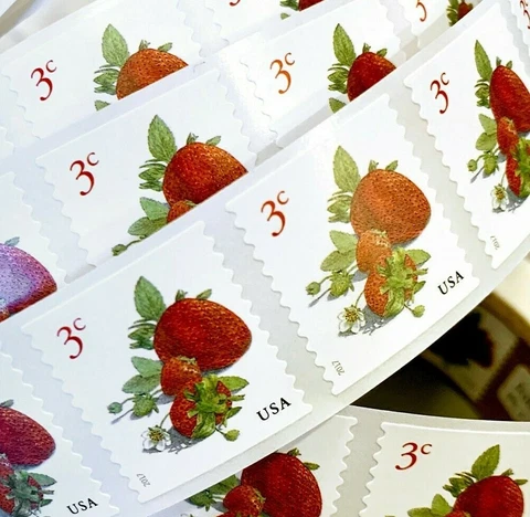 US 5201 Strawberries 3c (2017) - 50 Postage Stamps, Coil Single Strip Cover