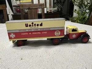 Ertl Limited Edition 1937 United Van Lines Ford Trailer Bank - Picture 1 of 5