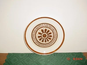 ROYAL CHINA "CAVALIER" BROWN FLOWER 10" DINNER PLATE/USA/STONEWARE/RETRO/SALE! - Picture 1 of 3