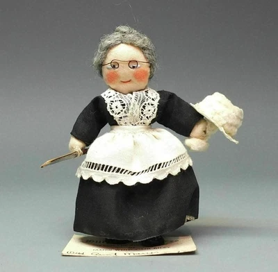 RARE ANTIQUE MILLY'S MINIATURE OLD AUNT MARY DOLL & BOX - Image 1 of 4