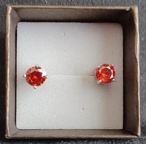 Ohrstecker 14 Karat Weißgold plattiert über Sterlingsilber kreiert Rubin - Bild 1 von 2