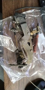87-93 190e MERCEDES 201 ACCELERATOR THROTTLE MECHANISM W/MICRO SWITCH - Foto 1 di 5