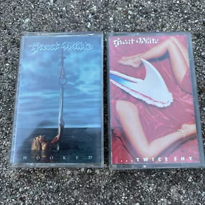 Great White 2 Cassette Lot: Hooked (1991) &...Twice Shy (1989) Capitol Records - Bild 1 von 4