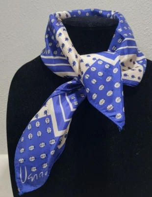 Bufanda de Vera con su firma diseño Ladybug azul/crema cuadrado Foto 1 de 4