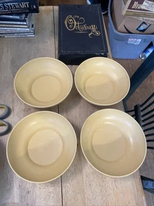 Set of 4 Vintage Tupperware 6 1/4" Salad Soup Cereal Bowls Harvest Gold - Picture 1 of 3
