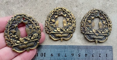 LOT de 3 ANCIENNES ENTRÉES DE CLÉ SERRURE pour MEUBLE en bronze ou laiton  N°92B - Photo 1/4