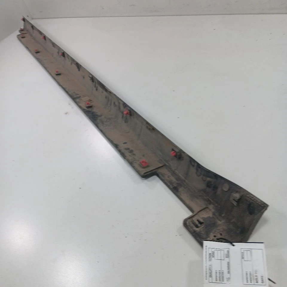 Kia Sorento Rocker Panel Trim Cover Molding Skirt Right Passenger Side 2018 2017 - Image 1 of 4