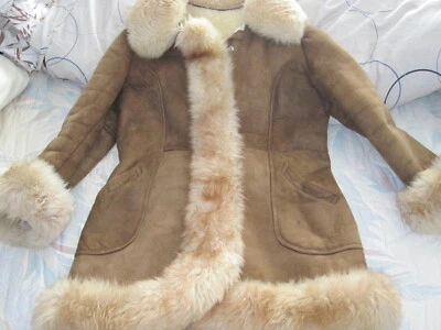 Vintage 1970's Ladies Long Sheepskin Shearling Coat. Size Medium - Image 1 of 4