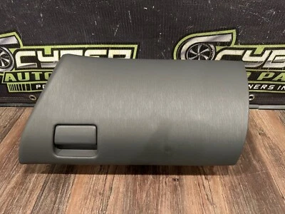 2014 丰田 PRIUS V UPPER 右灰色手套盒存储比较原始设备制造商 *阅读* — 第 1/4 张图片