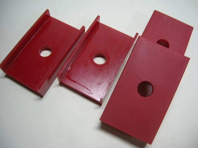 DATSUN 1000 Leaf Spring RED Urethan Rubber Pad (For NISSAN B10 B20 KB10 VB10) - Imagem 1 de 4
