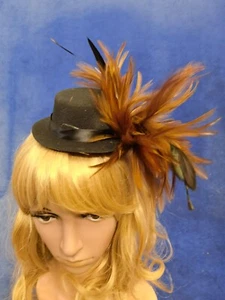 Brown black feather mini top hat fascinator millinery burlesque wedding 1 - Picture 1 of 3