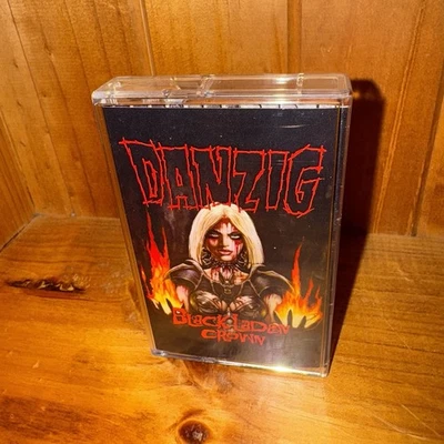 Cassette Danzig Black Laden Crown Foto 1 de 4