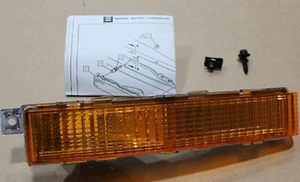 85-89 Oldsmobile Cutlass Ciera Right Turn Signal Light 16515748 OEM Factory - Picture 1 of 6