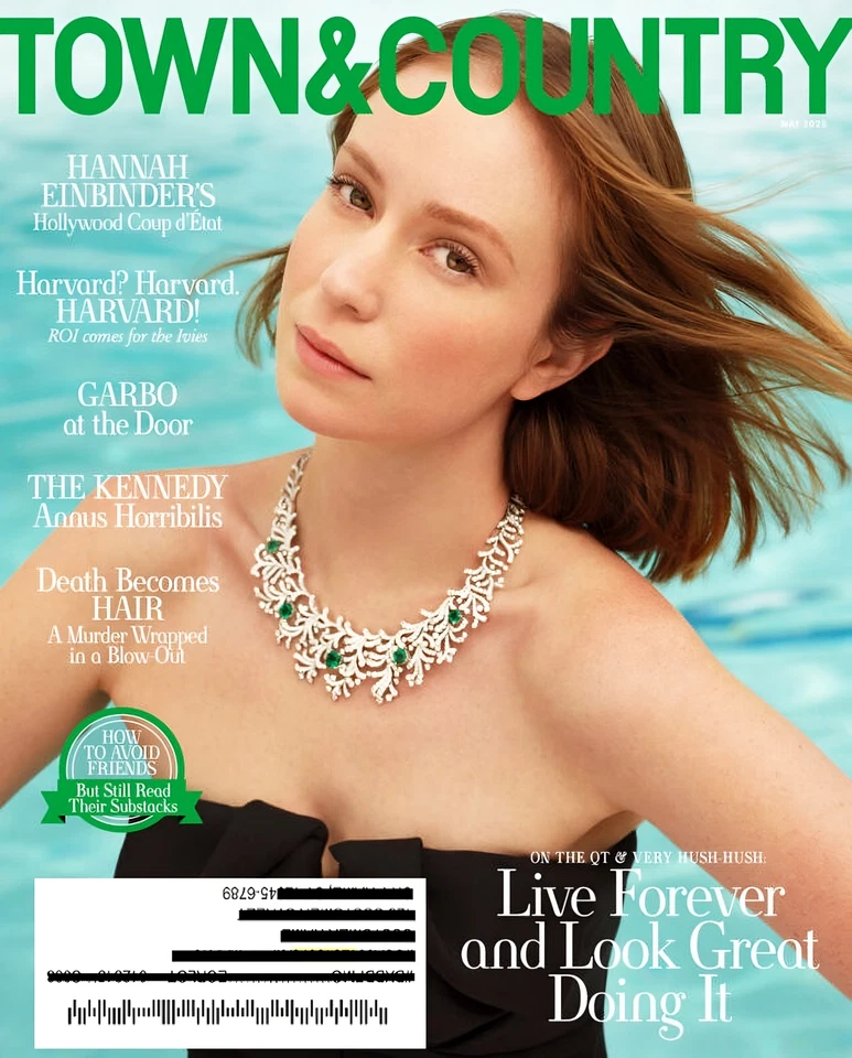 Town & Country May 2025 Hannah Einbinder Live Forever & Look Great Doing It New Foto 1 de 1