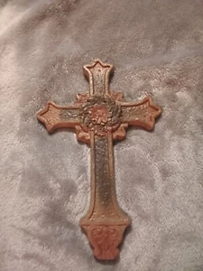 Resin Victorian style cross wall hanging. - Picture 1 of 6