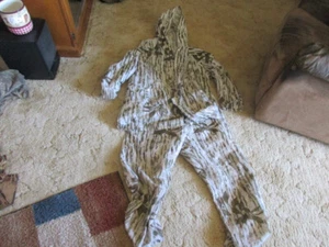 Cabela's White Camo Two Piece Set Men  Hooded Jacket/Cargo Pants - 46 X 30 - Picture 1 of 6