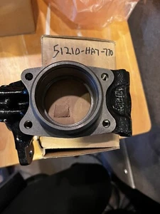 HONDA FOREMAN #51210-HA7-770 Knuckle Spindle Right Front TRX350 &TRX350D "NEW" - Picture 1 of 5