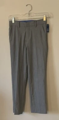 全新 IZOD 男孩 8 码 连衣裙 裤子 常规直腿 平底前浅灰色 — 第 1/4 张图片