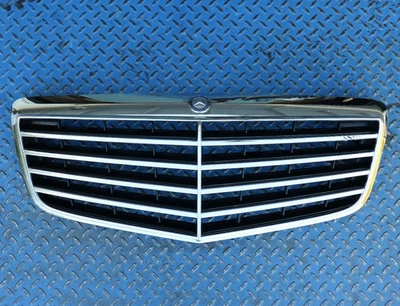 2007-2009 Mercedes W211 E350 E550 Front Hood Radiator Grille Grill  OEM - Image 1 of 4