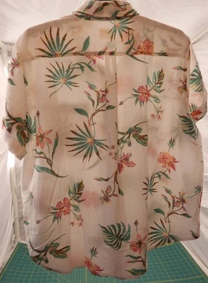 Camisa Levi's Para Mujer GRANDE Blanca Floral Mezcla de Lino Tropical Bolsillo Logo Top Nueva con Etiquetas Foto 1 de 4