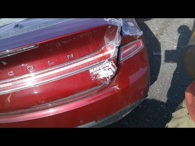 Conjunto de luz trasera usada se adapta a: Lincoln MKZ 2013 montada en tapa grado A Foto 1 de 4