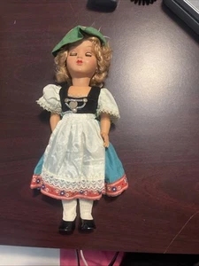 Bambola tedesca vintage bambina etnica capelli biondi occhi assonnati 12” costume completo - Foto 1 di 6