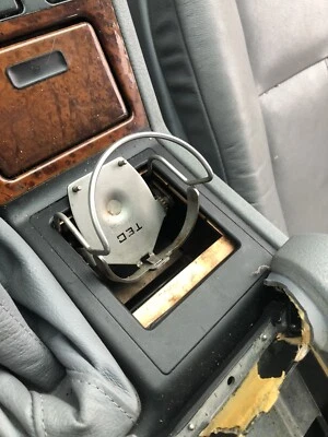 Portavasos consola BMW E39 M5 528i 525i 530i 540i 523i 530d 525d 535i 528 TEC Foto 1 de 4