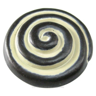 Perilla de gabinete de latón antiguo oscuro Hickory Hardware, tirador de remolino pintado P7351-BYA Foto 1 de 2