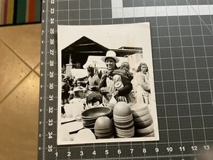 Fotografía De Colección De Dama Peruana En Mercado, 8 X 10, Perú, Foto De Prensa - Imagen 1 de 5
