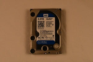 Lot of 6 Western Digital 3TB Blue Green SATA III Drives 5400 6Gbps 64MB WD30EZRX - Picture 1 of 4