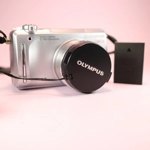Olympus Digitalkamera C-765 Ultra Zoom 4.0MP silber getestet - Bild 1 von 8