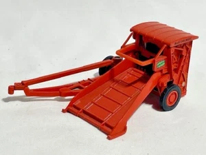 ERTL Allis Chalmers Roto-Baler, Orange, 1/43 - Picture 1 of 4