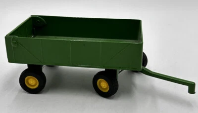 ERTL John Deere Green Farm Barge Wagon Trailer Farm Implement 1:32 Diecast - Image 1 of 4