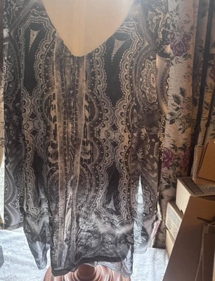 Top One World Live And Let Live negro gris blanco mujer cuello en V plus curvilíneo talla 3x Foto 1 de 4