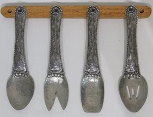 Pewter 4 Piece Serving Set Oak Wall Hanger Decorative Handles Unique/Rare uu - Picture 1 of 5
