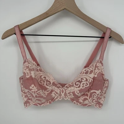 Wacoal 36D 胸罩即时图标无衬里粉色和白色蕾丝钢圈风格 # 851322 — 第 1/4 张图片