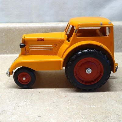 Vintage JLE Scale Models 1938 Minneapolis Moline UDLX Comfort Tractor 1/16 - Image 1 of 4