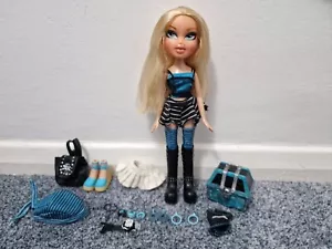Bratz Treasures Cloe Ex Cond. With Accessories - Picture 1 of 11