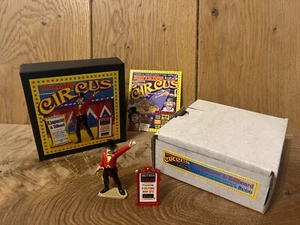 Britains Circus 8666 Ringmaster & Reklametafel verpackt (MH) - Bild 1 von 4