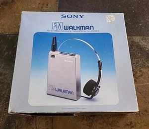 Sony Walkman FM SRF-30W Radio Originalverpackt Getestet! - Bild 1 von 6
