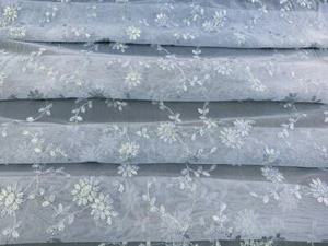 Tela de encaje festoneada floral antigua Aqua de 37" de ancho - Imagen 1 de 3