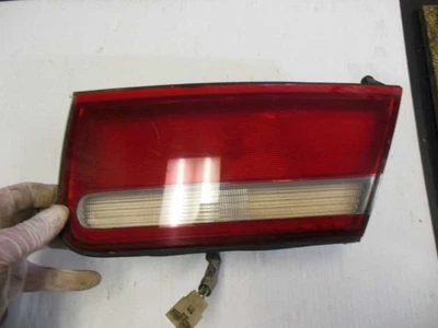 Luz trasera derecha pasajero a través de 1/92 interior se adapta a 92 MAZDA 929 504666 Foto 1 de 2