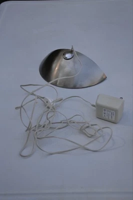 Современное настенное бра из матовой стали Half Moon от Halo — подключаемый светильник - Изображение 1 из 4