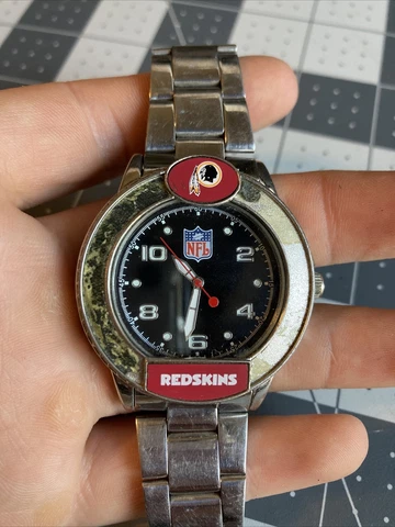 NFL Washington Redskins Japan Movement Watch Rare (needs repair) Cover