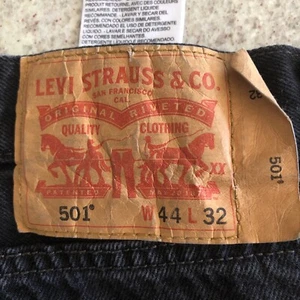 Levis 501 Straight Leg Button Fly Herren Jeans - 44x32, Black Denim - Bild 1 von 6