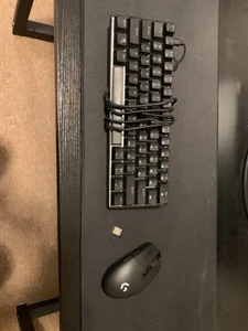 Logitech Performance Wireless gaming mouse and keyboard Combo New Factory Sealed - Afbeelding 1 van 3