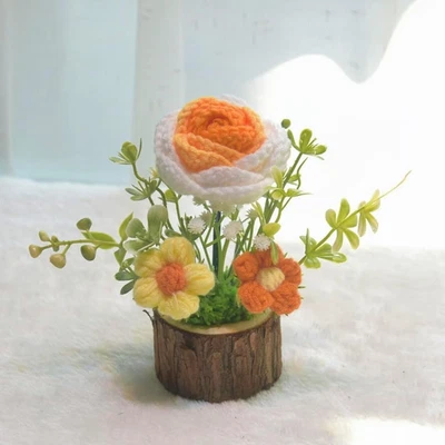 Ramo de rosas de ganchillo hecho a mano tejido planta creativa en maceta lindo hogar escritorio De Foto 1 de 4