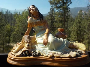 Figura de colección de mujeres indias y su perro lobo fabricante de esculturas desconocido - Imagen 1 de 17