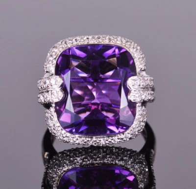 Anillo único de amatista y circonita cúbica blanca brillante corte cojín de 12,58 quilates de colores vibrantes Foto 1 de 4