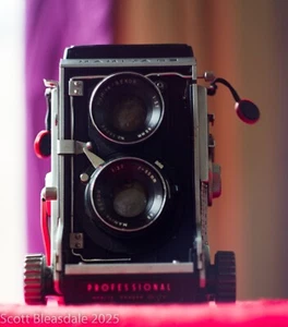Mamiya C3 Professional TLR "Medium Format" 6x6 Camera with Sekor 80mm twin lens - Picture 1 of 15